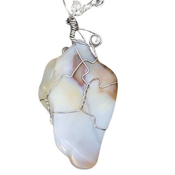 Handmade Agate Stone Pendant hand wrapped - Picture 3 of 5